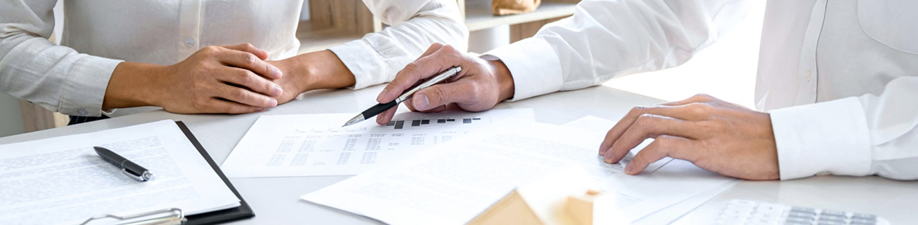Real estate broker agent presenting and consult to customer