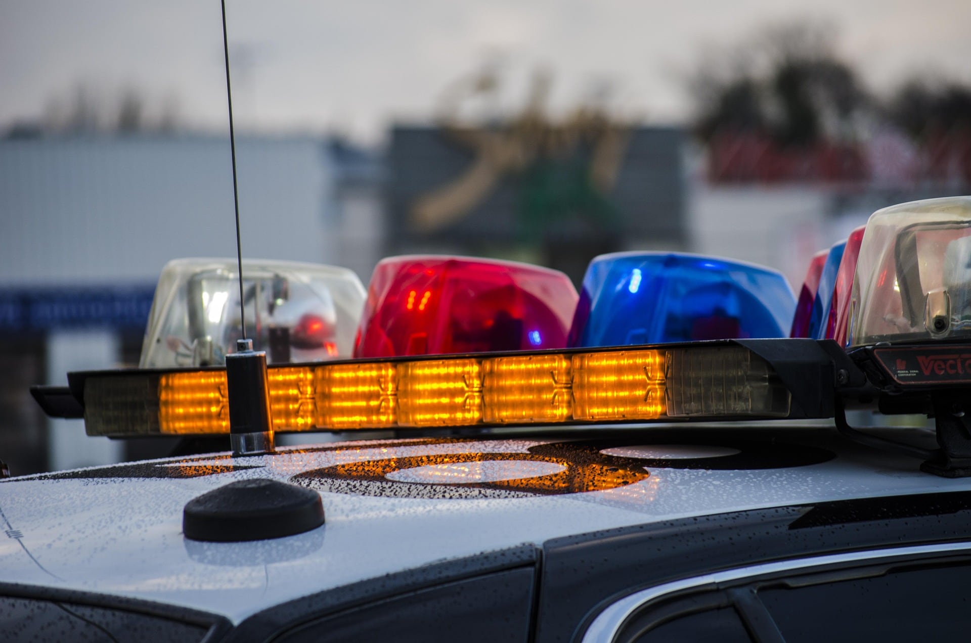 police car 2946429_1920